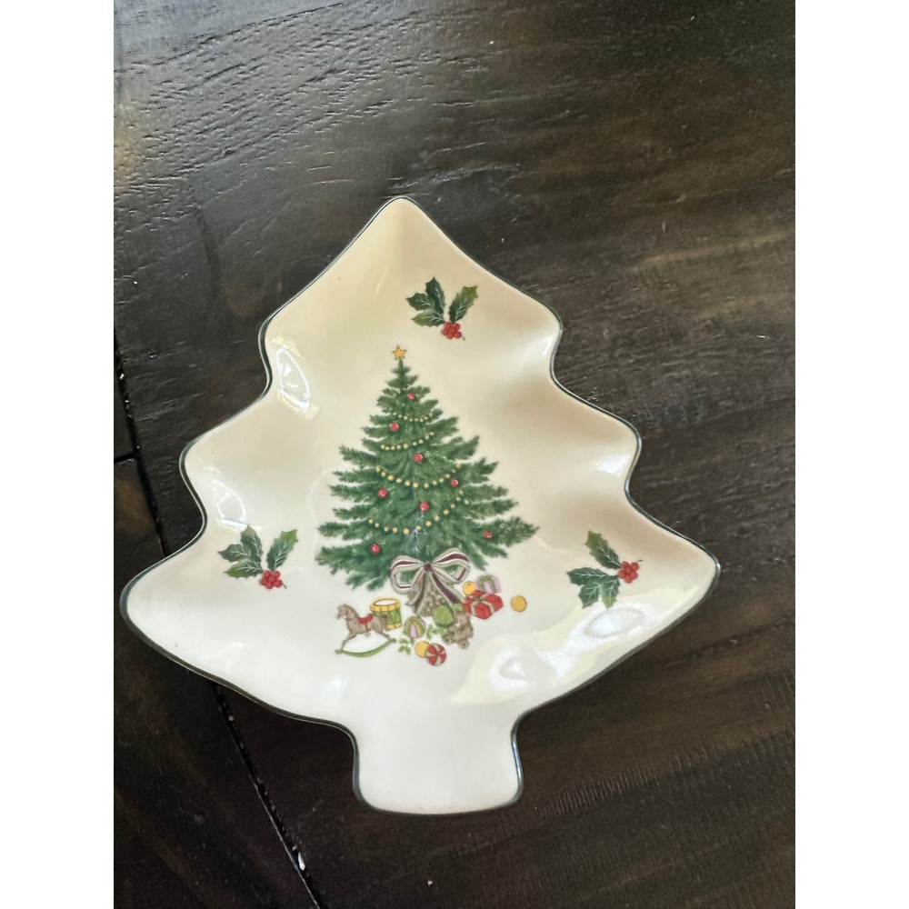 Mikasa Heritage Christmas Tree Shaped‎ Candy Dish Trinket Plate Cabos Winter EUC